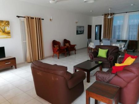Living Room - 5 Bedroom Fully Furnished Apartment for rent in Colombo 4 