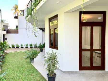 Exterior - 4 Bedroom House for Rent - Thalawathugoda – LKR 225,000/Month (EM028DV)