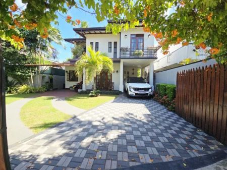 Exterior - Semi-Furnished Luxury 2 Story House For Sale In Ja Ela 
