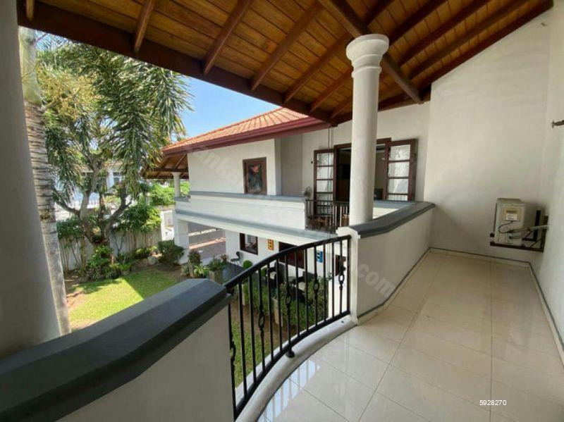 Exterior - House for rent in Colombo 5