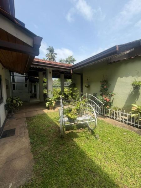 Exterior - Rare Colonial Character Home for Sale in Colombo 07 | Land Value Opportunity