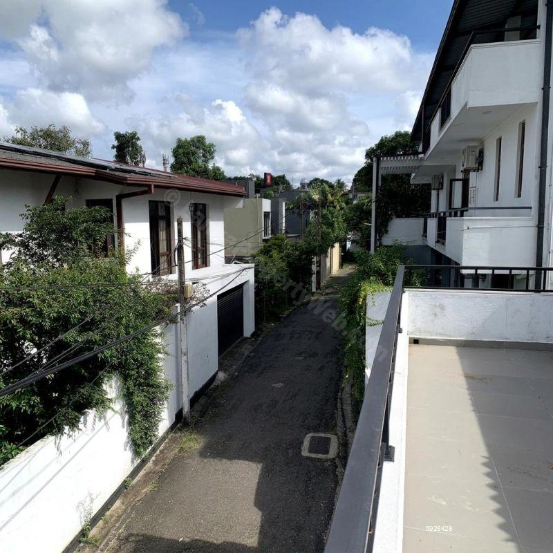 House for sale in Pita Kotte