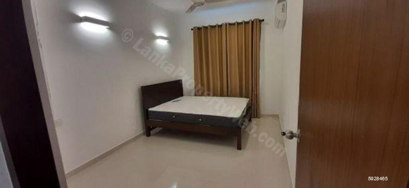 Bedroom - Apartment for sale in Wattala