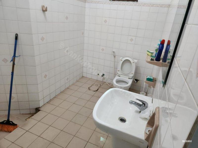 Commercial for sale in Colombo 4