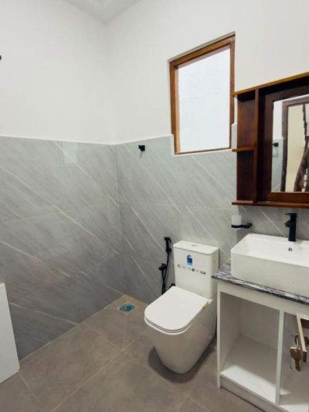 Bathroom - Modern 4-bedroom House For Sale – Hokandara Thalawathugoda