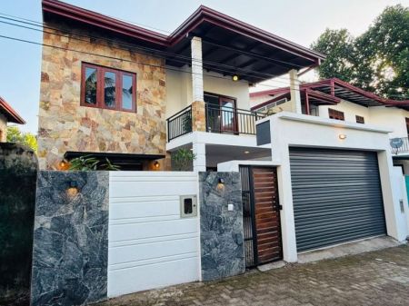 Exterior - Modern 4-bedroom House For Sale – Hokandara Thalawathugoda