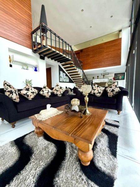 Living Room - Luxury 4 Bedroom Residence for Rent – Thalawathugoda | LKR 1,000,000 / Month (EM053SR)