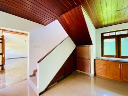 Kitchen - House for rent in Colombo 5 