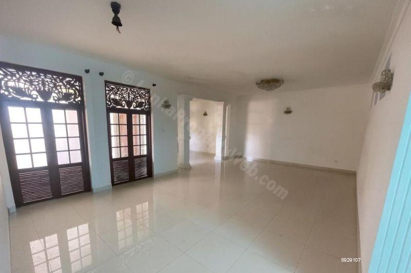 Colombo 4 Commercial for sale/rent