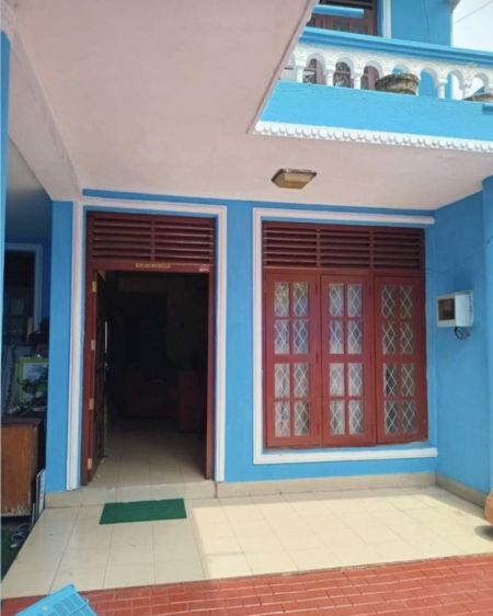 Exterior - Peliyagoda - Kandy Road 2 Storied House on 6 Perches of Land  for Sale