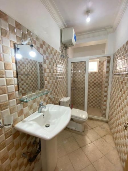 Bathroom - 3BHK  Fully Furnished Apartment Short-Term Rental in Colombo-05. (CSMP502)