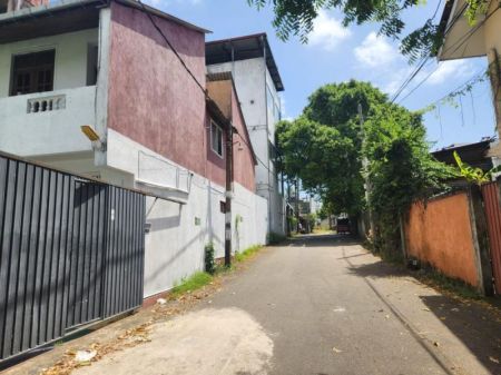Exterior - 4-Bedroom Two-Storey House for Lease in Prime Pitakotte