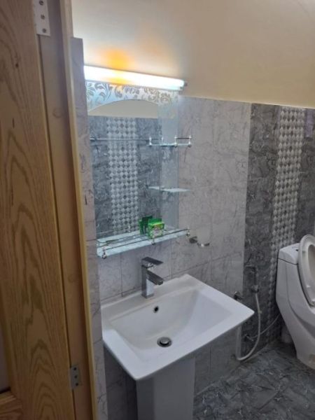 Bathroom - Wellawatta Property Near Galle Road | 2 Houses on 11 Perches!