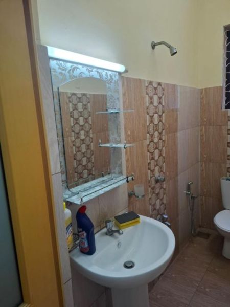Bathroom - Wellawatta Property Near Galle Road | 2 Houses on 11 Perches!