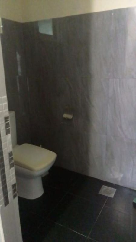 Bathroom - Kandana Hapugoda 03 Bed Room House on 33.2 Perches of Land for Sale 