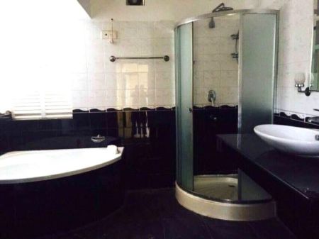 Bathroom - Spacious House for Sale & Rent – Udahamulla, Nugegoda