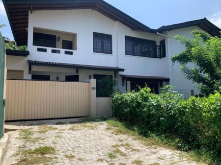 Exterior - Athurugiriya Moratuwahena Road 04 Bed rooms house on 23.5 perches of land for sale