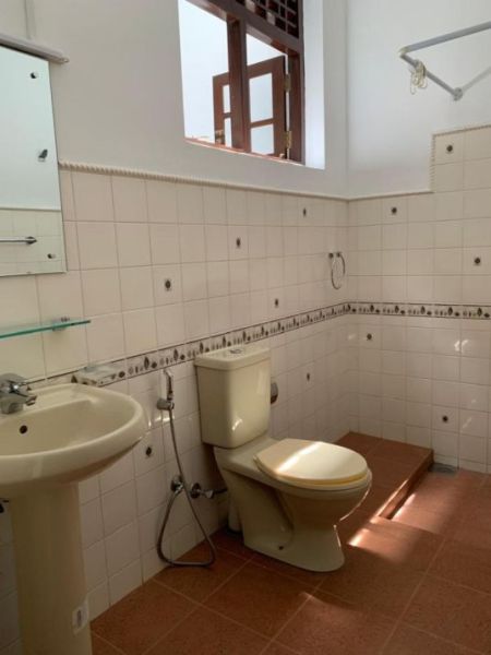 Bathroom - Athurugiriya Moratuwahena Road 04 Bed rooms house on 23.5 perches of land for sale