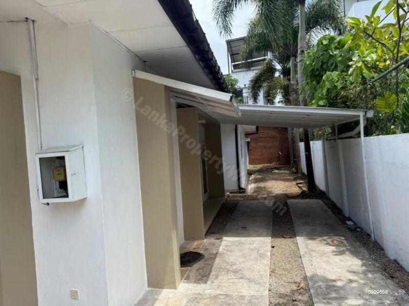 House for sale in Rathmalana