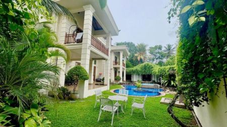 Exterior - Luxury 3-Storey House for Sale in Makola | LKR 380 Million (HS4806)