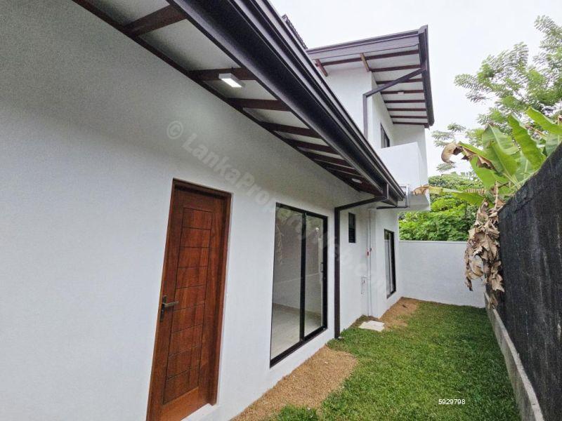 Exterior - House for sale in Piliyandala