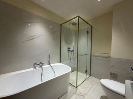 Bathroom - Luxury 3-Bedroom Apartment for Sale – Cinnamon Life Residences, Colombo 02