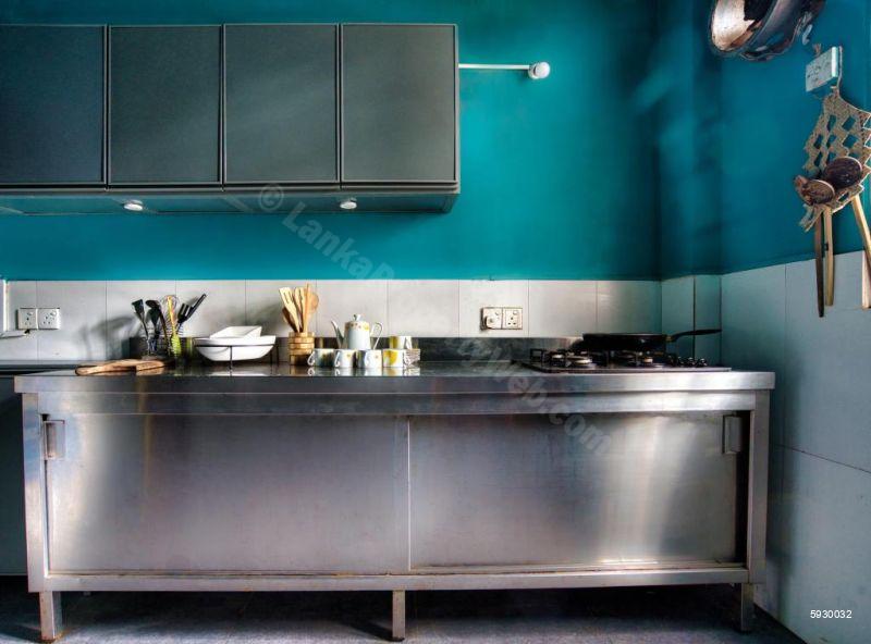 Kitchen - House for rent in Thalawathugoda