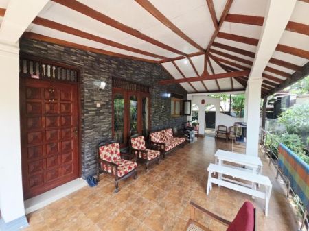 Living Room - 15.80P Land & Old House For Sale In Maharagama 