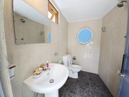 Bathroom - 15.80P Land & Old House For Sale In Maharagama 