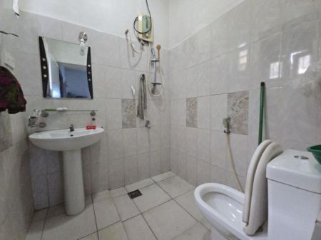 Bathroom - 3BR Two Story House For Sale In Piliyandala 