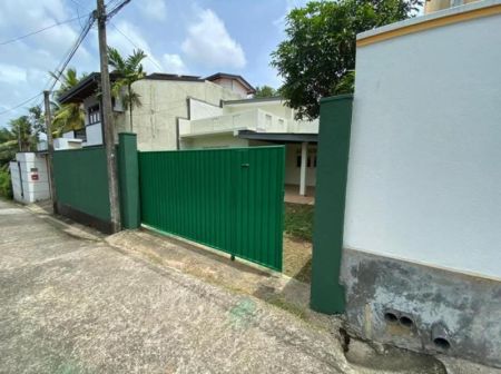 Exterior - 10 Perch Land with House for Sale in Pannipitiya, S1959