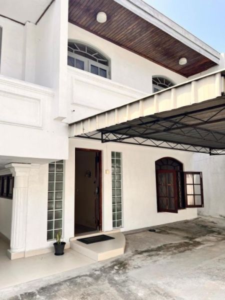 Exterior - House for sale in Rajagiriya 