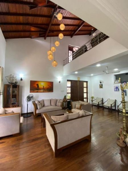 Living Room - 7 Bedroom House for Sale in Battaramulla, S1960