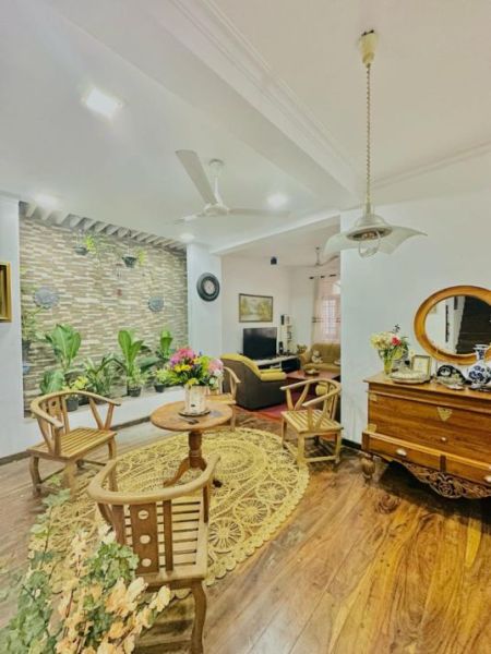 Living Room - 7 Bedroom House for Sale in Battaramulla, S1960