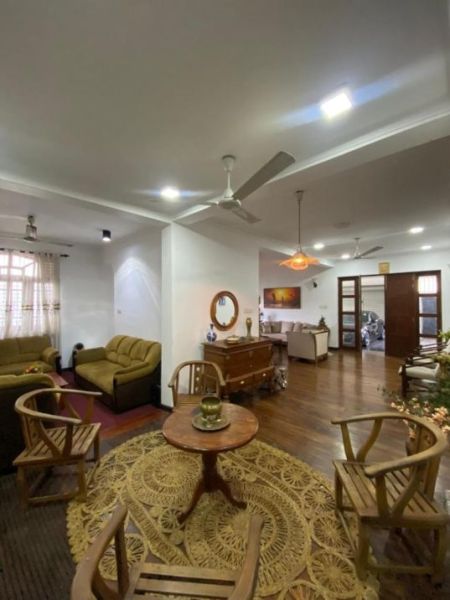 Living Room - 7 Bedroom House for Sale in Battaramulla, S1960