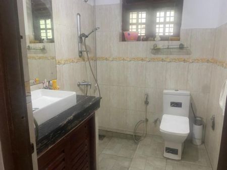 Bathroom - 7 Bedroom House for Sale in Battaramulla, S1960
