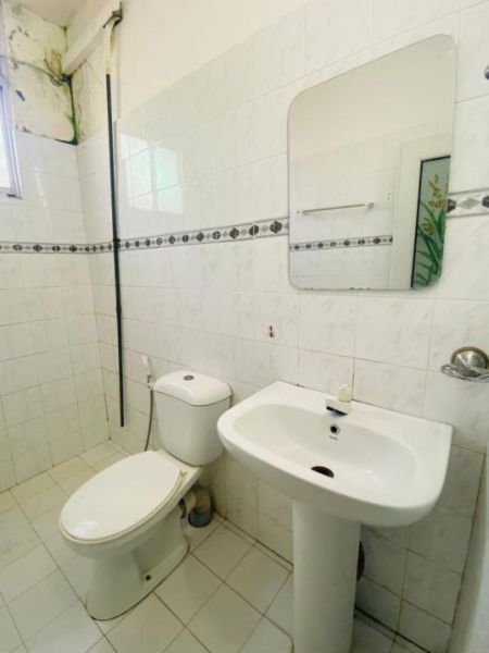 Bathroom - Short-Term Stay: Fully Furnished 2-Bedroom Apartment in Wellawatta. (CSH202)
