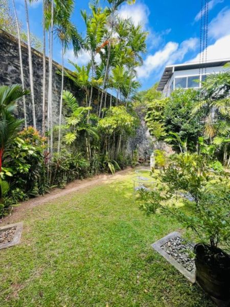 Exterior - European Antics Style House for Rent Colombo 08 - PDH37
