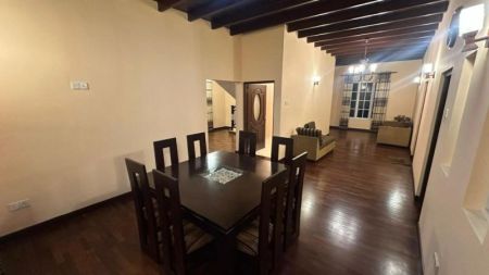 Dining room - Luxury 7 Bedroom  Nuwaraeliya Villa for Rent - Lake Gregory 