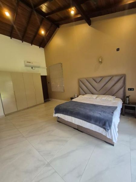 Bedroom - Luxury 4 Bedroom House for Rent – Pannipitiya, Kottawa | LKR 600,000 / Month (Negotiable) (EM176RK)