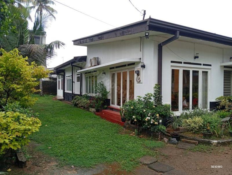 Bare Land for sale in Rathmalana