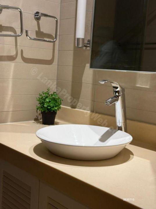Bathroom - Apartment for rent in Colombo 5