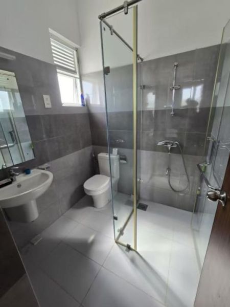 Bathroom - 🌟 Prime Apartment For Rent In Colombo 05 - PDA151