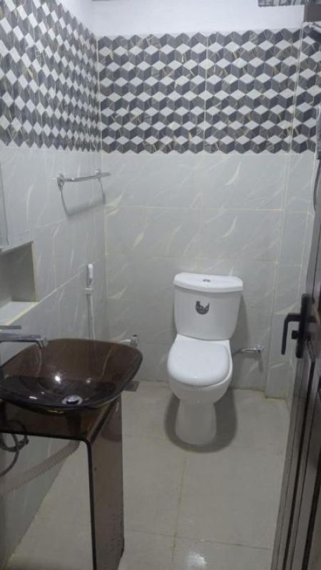 Bathroom - 15 Bedroom Hotel  Staff Accomadation for Rent – Colombo 04
