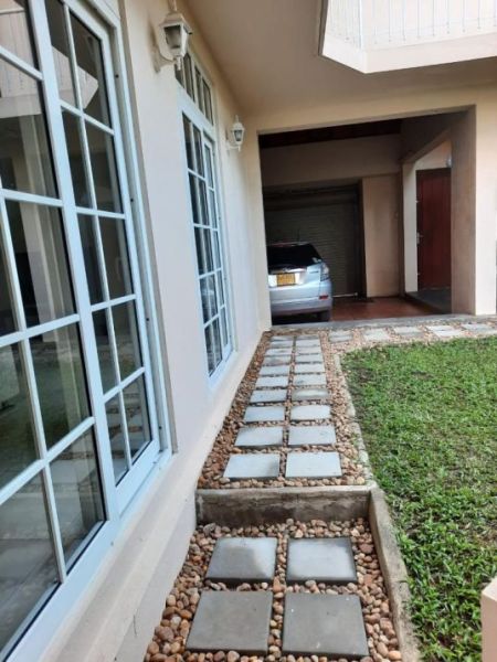 Exterior - Two Storied House For Rent in Colombo 5 - PDH183