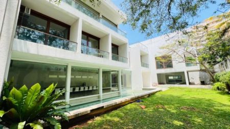 Exterior - Luxury 5 Bedrooms House for Rent in Colombo 03 - PDH80