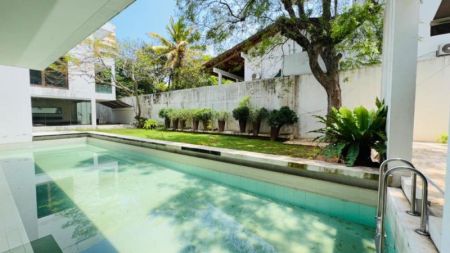 Exterior - Luxury 5 Bedrooms House for Rent in Colombo 03 - PDH80