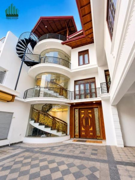 Exterior - Ultra-Luxury Fully Furnished 6BR Residence with Gym & Rooftop Terrace – Prime Colombo Living