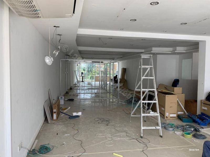 Commercial for sale in Mount Lavinia