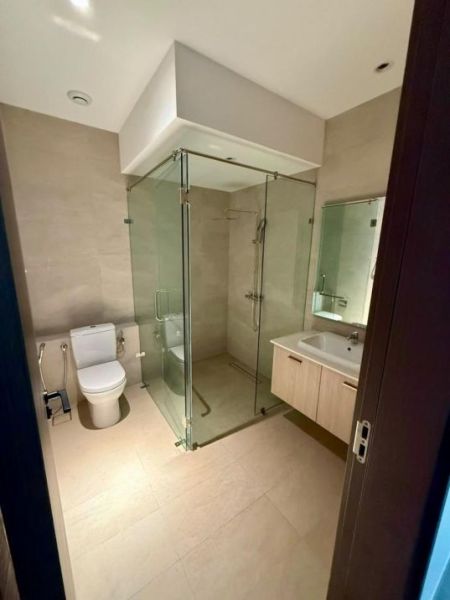 Bathroom - Luxury 3BR Apartment for Sale at Maison Colombo 03 –Higher Floor Residence with Premium Amenities